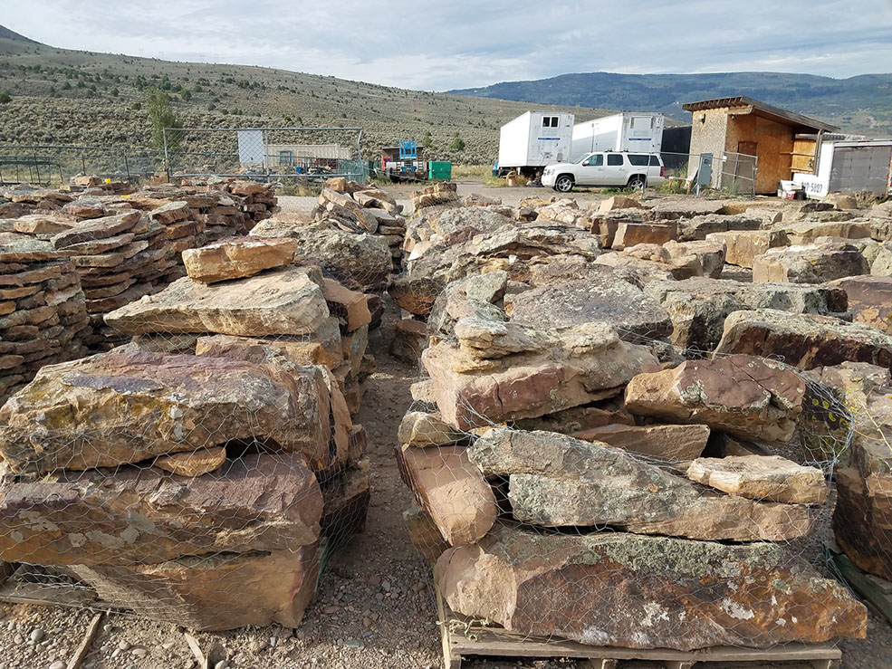8Moss Rock Boulders Palletized-min Moss Rock Boulders Palletized